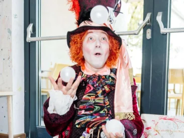 tsyrkovoye shou tsirk fokusy na den rozhdeniya vena